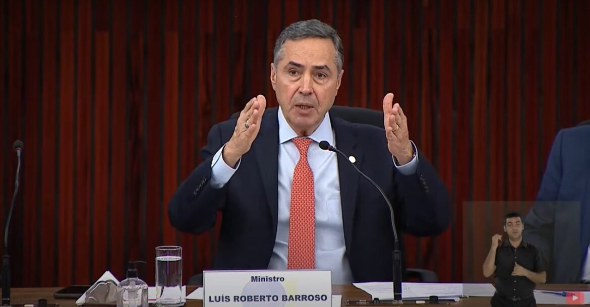 primeiro-alvo-de-bolsonaro-no-stf,-barroso-promete-seguir-na-defesa-da-democracia;-relembre-polemicas