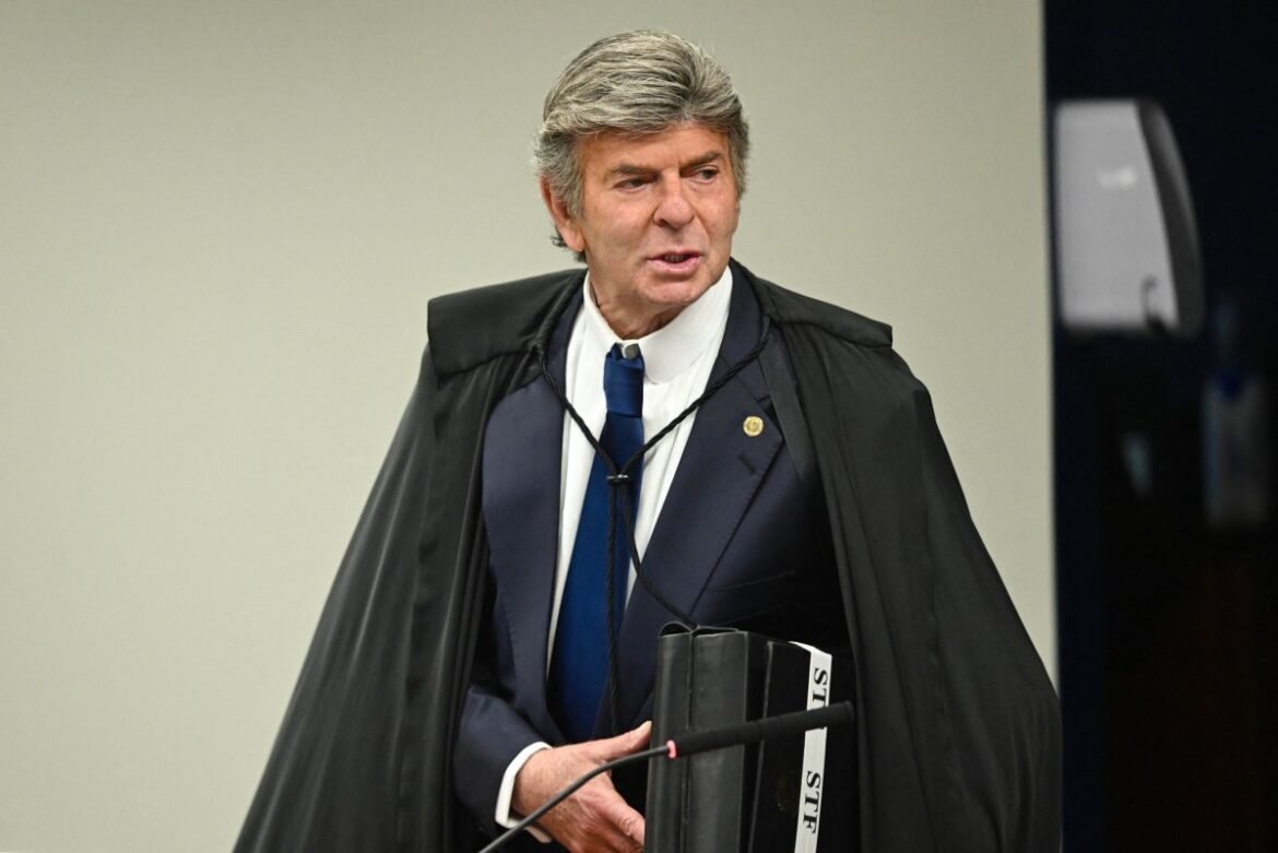 fux-pede-vista-e-estende-julgamento-que-ja-tem-maioria-para-manter-moro-reu-por-calunia