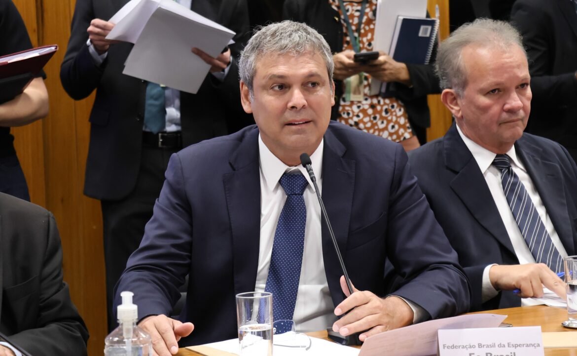 governo-confia-em-vitoria-em-projeto-de-corte-de-gastos,-mas-enxerga-resistencias-fortes-a-aumento-de-receita