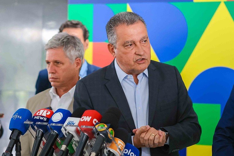 em-telefonema,-rui-costa-cobra-claudio-castro-sobre-declaracao:-‘o-rj-nunca-pediu-para-lula-uma-glo’ em-telefonema,-rui-costa-cobra-claudio-castro-sobre-declaracao:-‘o-rj-nunca-pediu-para-lula-uma-glo’