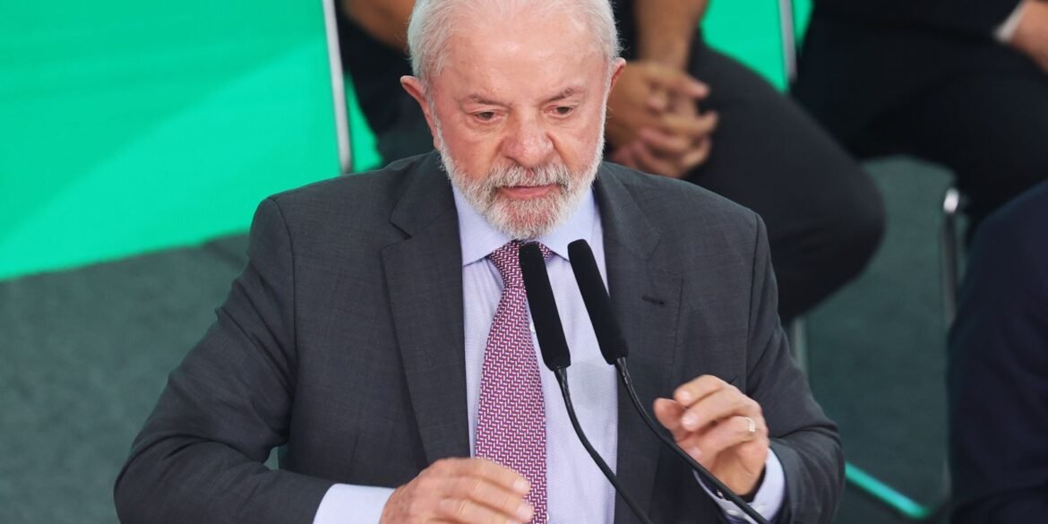 lula-reune-ministros-no-alvorada-e-discute-operacao-policial-no-rio lula-reune-ministros-no-alvorada-e-discute-operacao-policial-no-rio