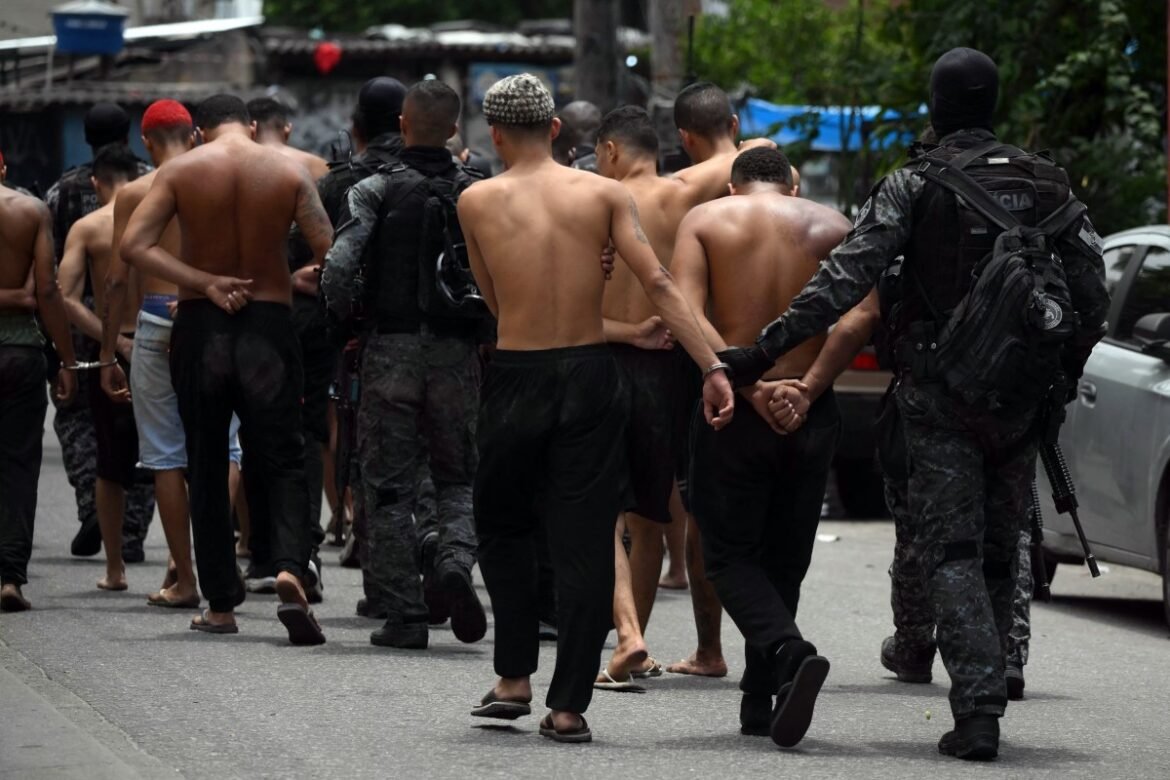 tatica-de-empurrar-bandidos-para-a-mata-e-bem-sucedida-porque-preserva-moradores tatica-de-empurrar-bandidos-para-a-mata-e-bem-sucedida-porque-preserva-moradores