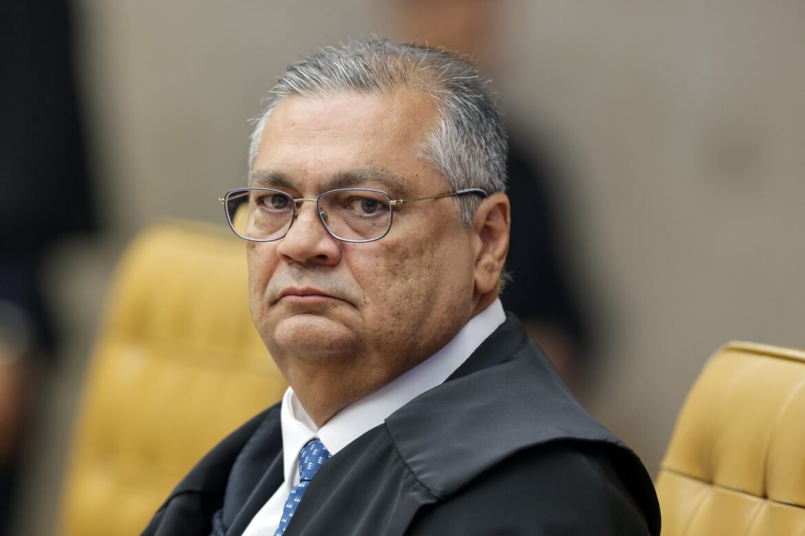 dino-diz-que-megaoperacao-do-rio-e-“circunstancia-terrivel,-tragica”
