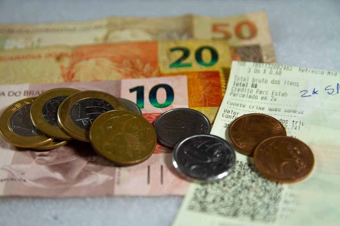 contas-publicas-tem-deficit-de-r$-17,5-bilhoes-em-setembro;-divida-sobe-para-78,1%-do-pib