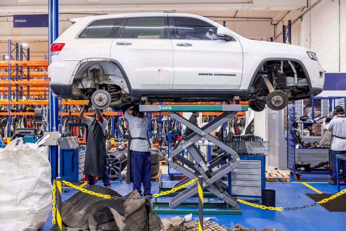 por-dentro-de-um-desmanche:-veja-como-carros-viram-pecas-vendidas-pela-metade-do-preco