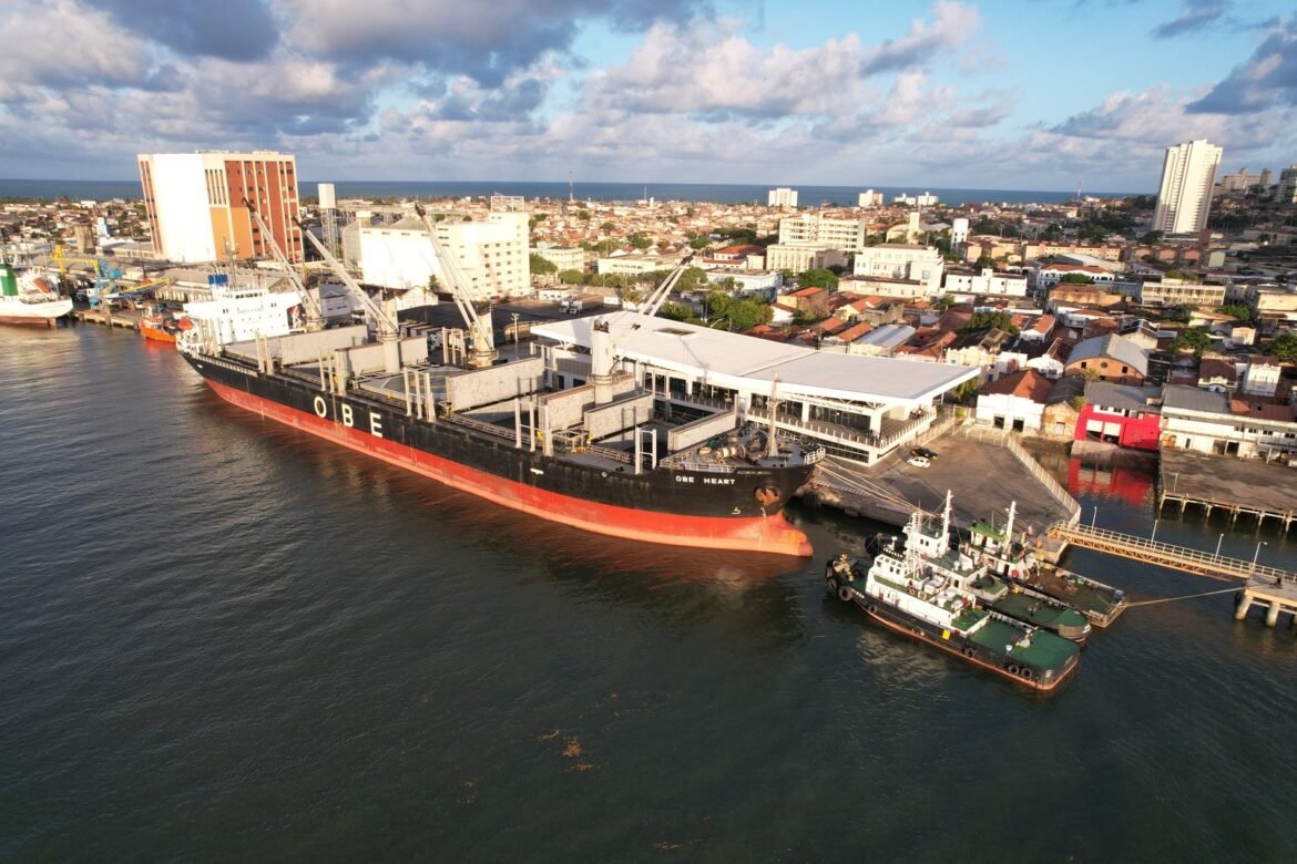 balanca-comercial:-exportacoes-para-os-eua-caem-38%-com-tarifaco