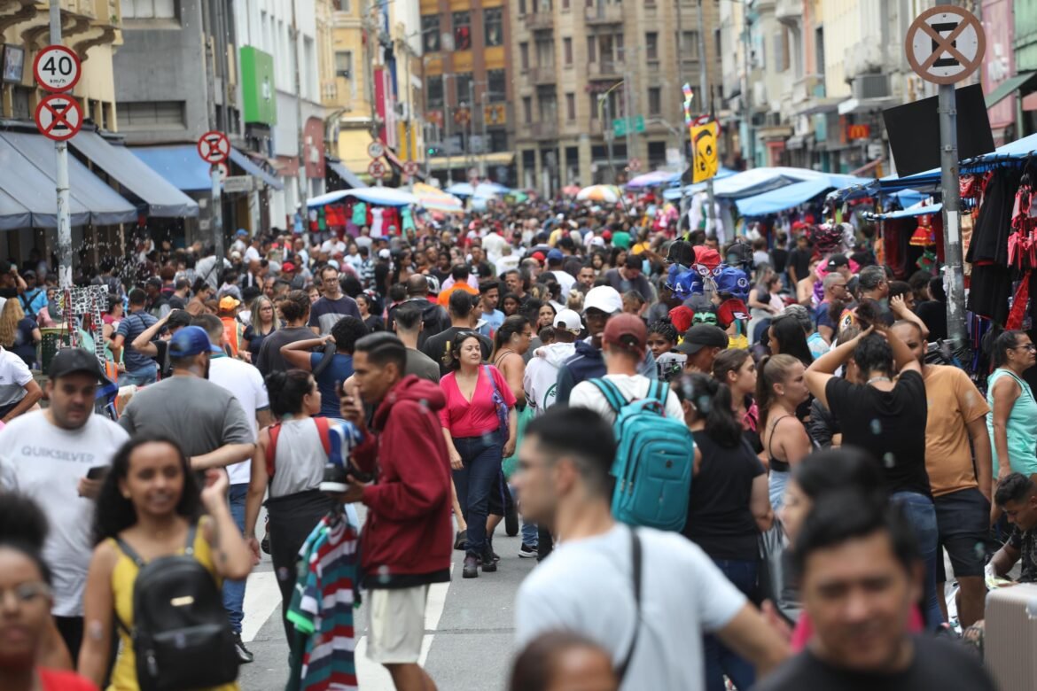 ibge:-1,7-mil-pessoas-tem