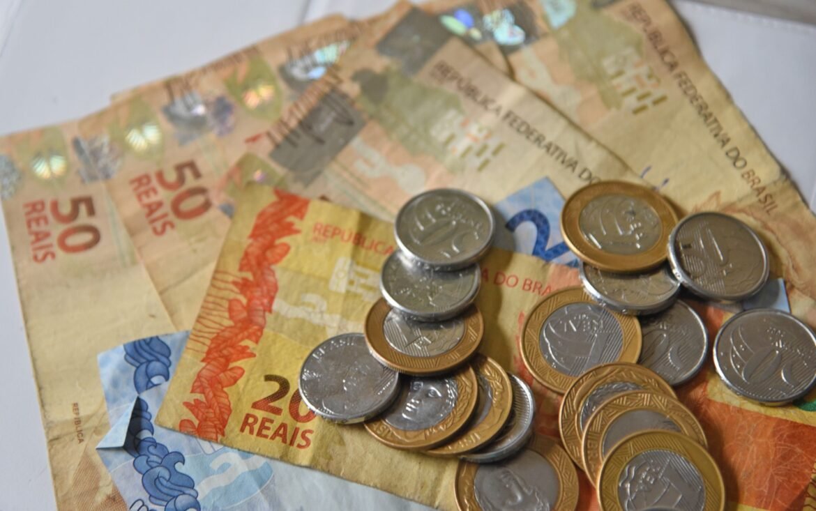 divida-publica-sobe-e-gastos-do-governo-lula-preocupa-analistas