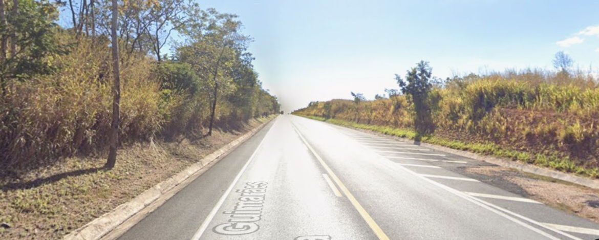 tres-morrem-apos-carros-baterem-de-frente-na-br-135,-em-augusto-de-lima