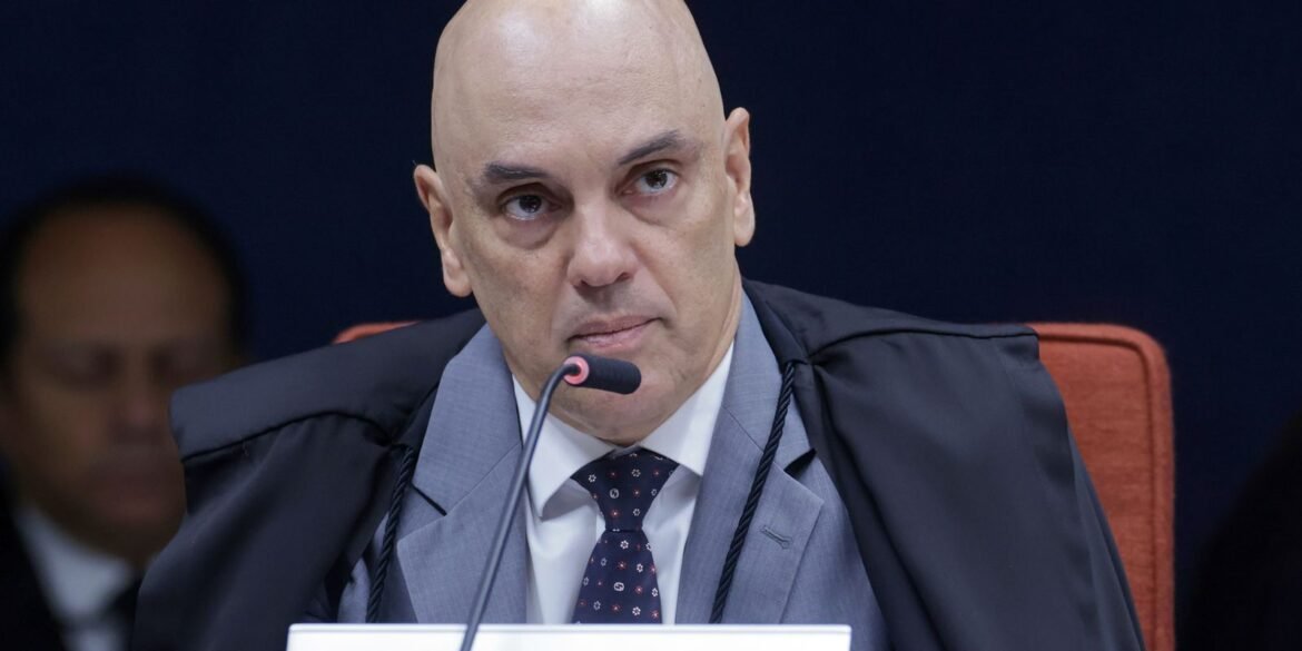 trama-golpista:-moraes-abre-julgamento-de-reus-acusados-de-monitora-lo