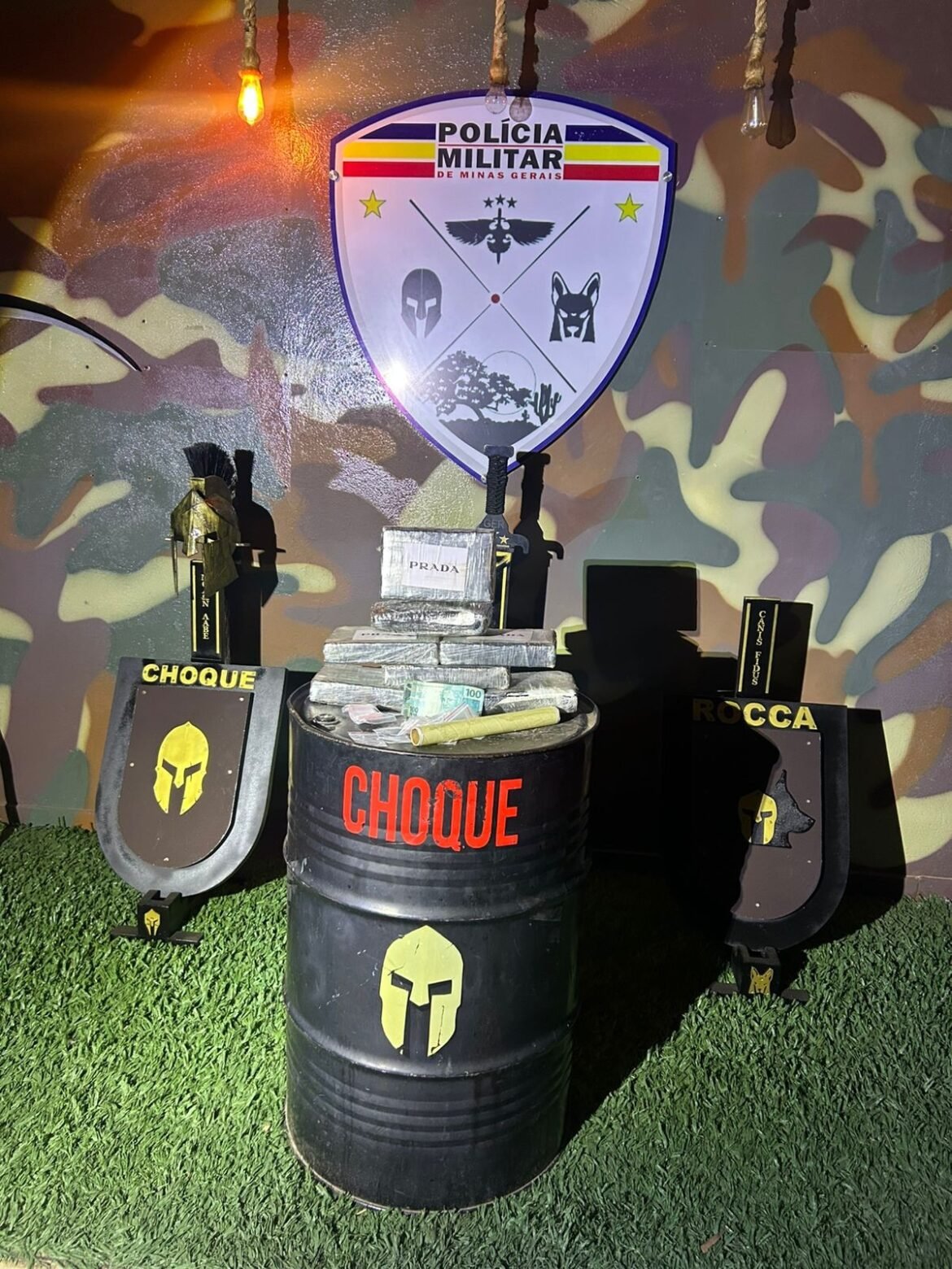 denuncia-leva-policia-a-apreender-sete-quilos-de-cocaina-em-montes-claros