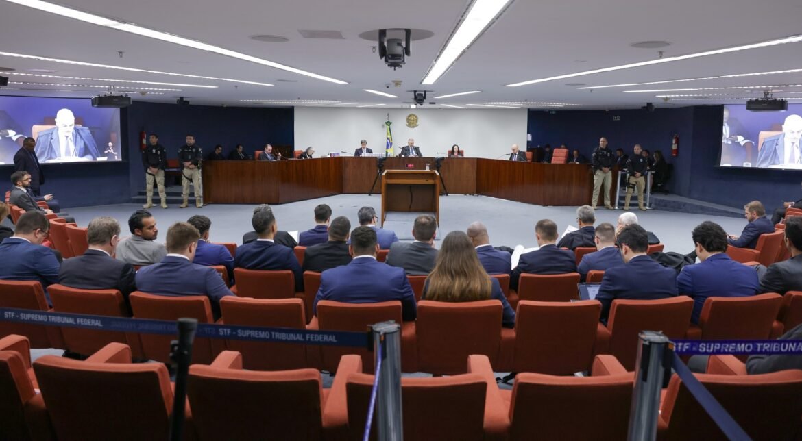 stf-suspende-julgamento-de-‘kids-pretos’;-caso-sera-retomado-na-terca-com-voto-de-moraes