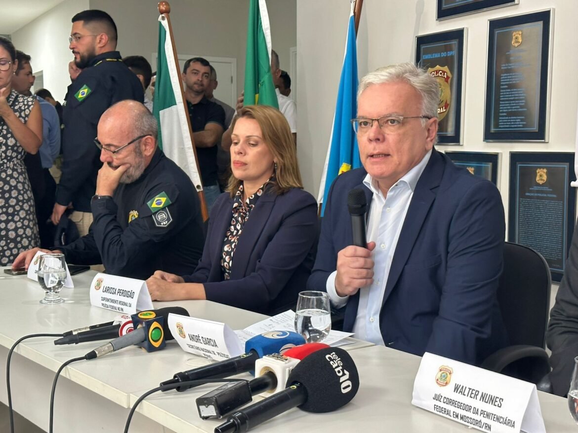 secretario-do-mj-critica-divulgacao-pelo-governo-do-rio-de-transferencia-de-lideres-do-cv