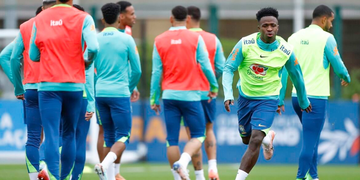 vinicius-junior-diz-que-selecao-evolui-sob-comando-de-carlo-ancelotti