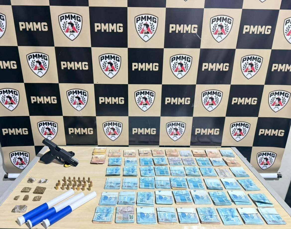 policia-apreende-mais-de-r$-50-mil-em-casa-alvo-de-denuncias-de-trafico-de-drogas-em-mg