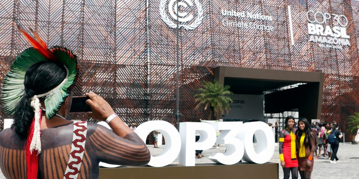 indigenas-do-mundo-cobram-na-cop30-centralidade-na-acao-climatica 