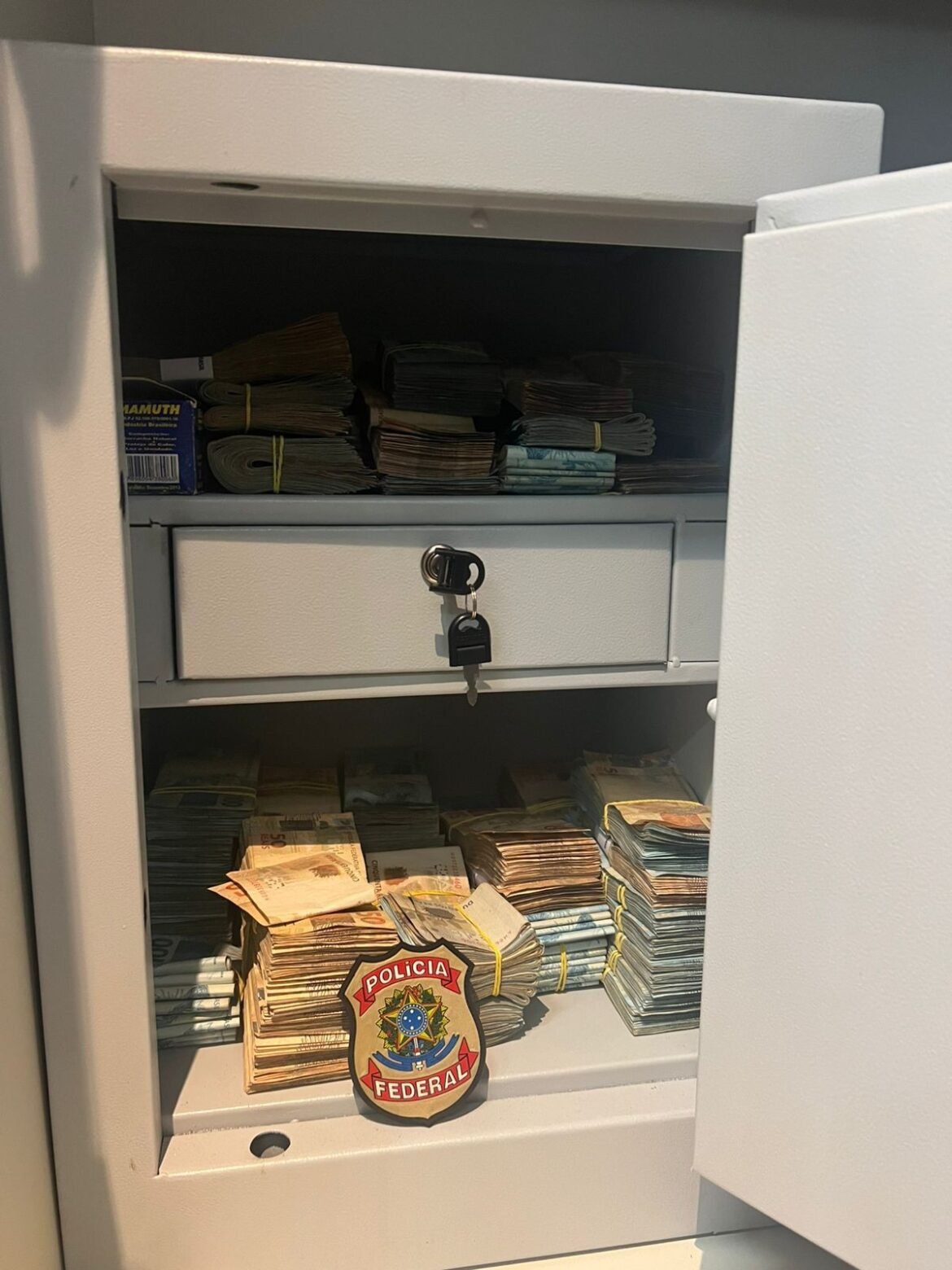 ex-presidente-do-inss-alessandro-stefanutto-e-preso-pela-pf-em-operacao-contra-descontos-ilegais-em-aposentadorias