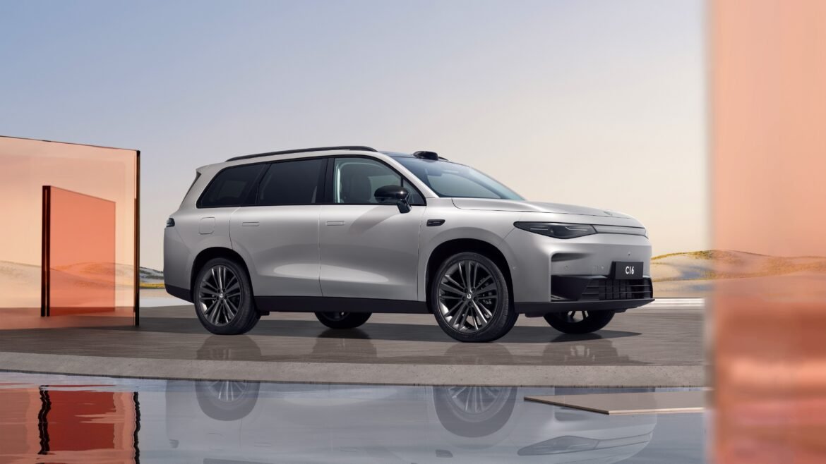 salao-do-automovel-2025:-leapmotor-fabricara-carros-no-brasil-e-mostrou-suv-de-luxo-|-g1