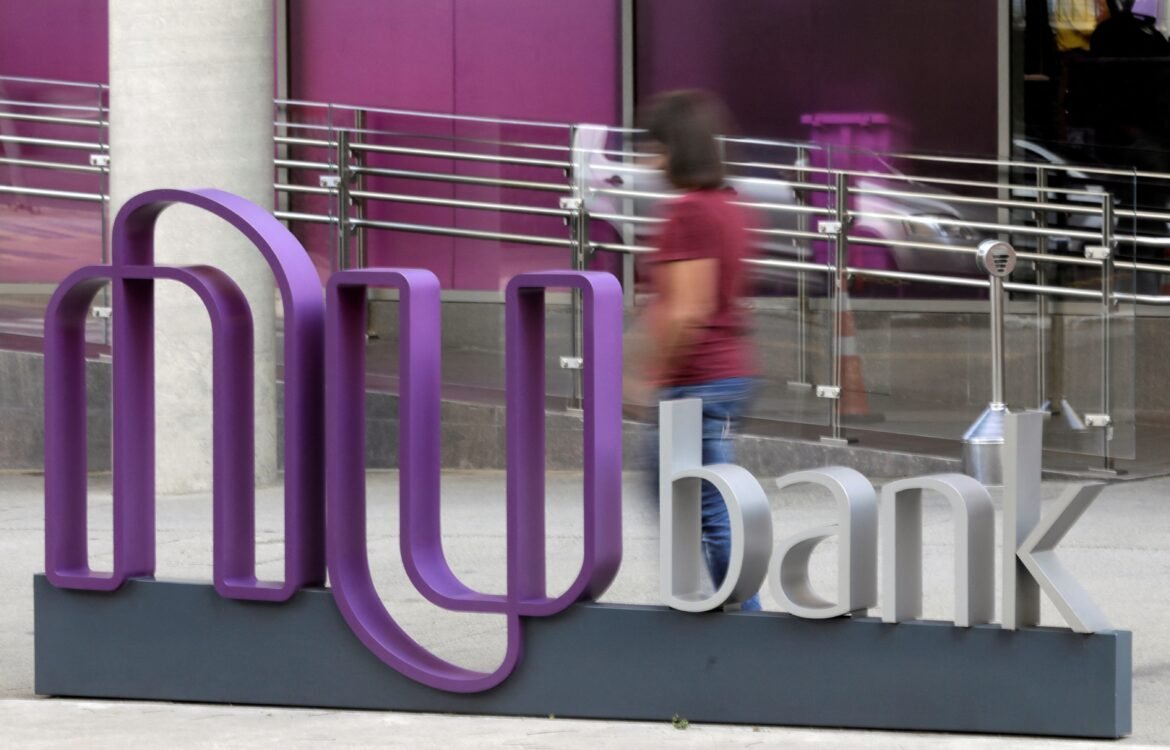 falha-no-aplicativo-do-nubank-impede-clientes-de-receberem-pix-|-g1