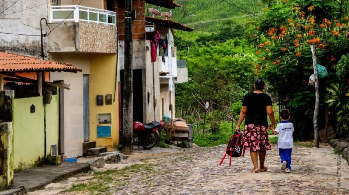brasil-chega-aos-menores-niveis-de-pobreza-e-extrema-pobreza-da-serie-historica-do-ibge
