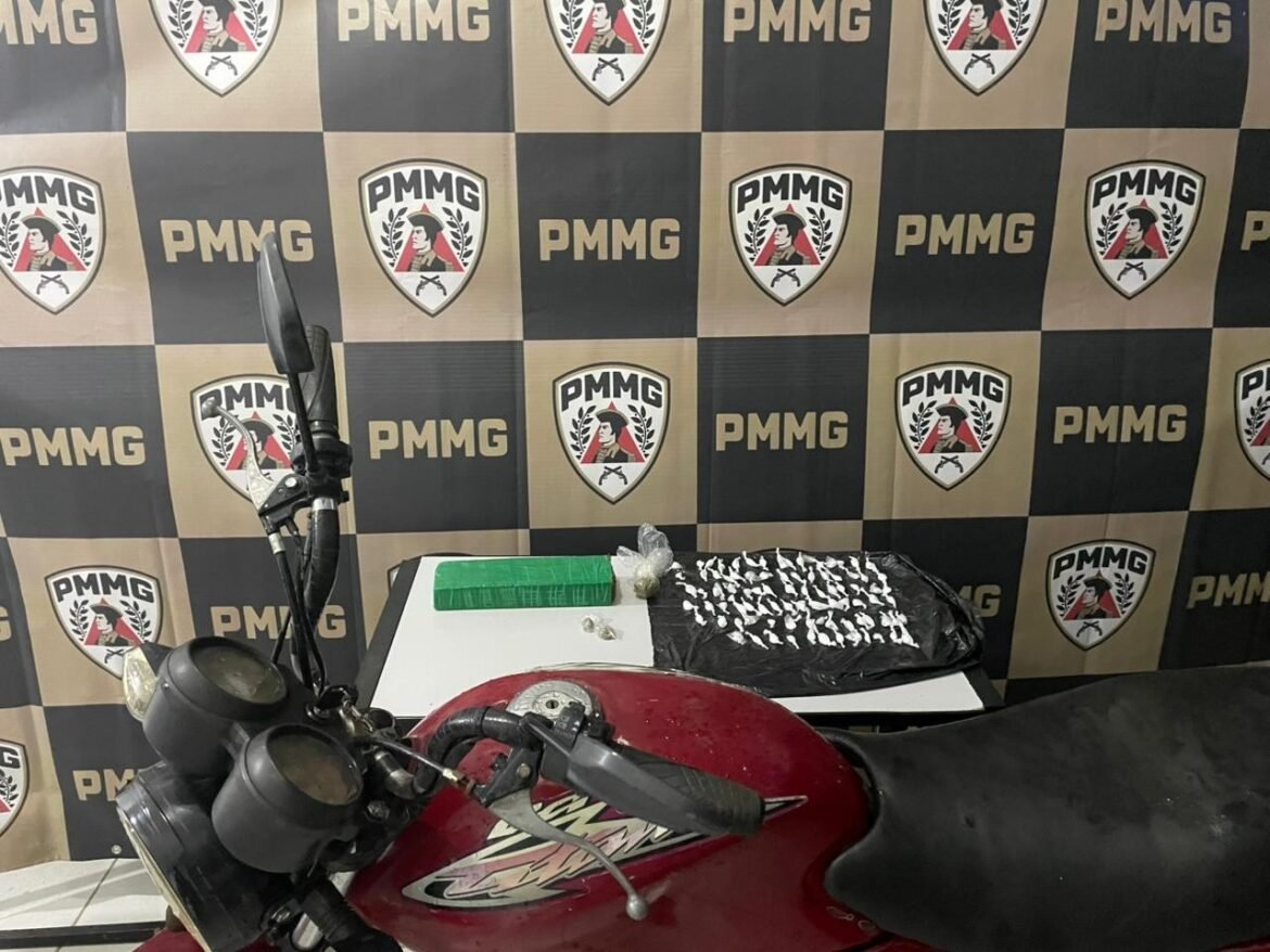 mae-procura-policia-ao-encontrar-maconha-na-bolsa-do-filho-adolescente-em-mg