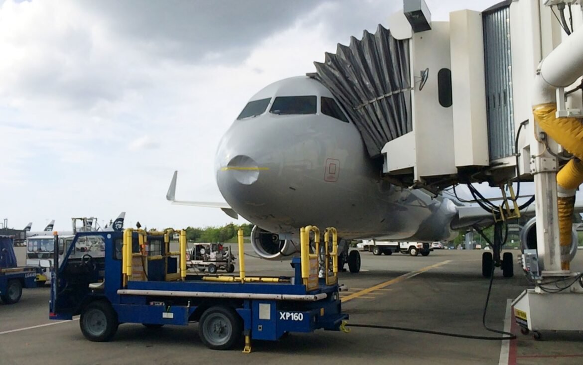 bebado,-carregador-de-bagagens-dorme-em-aviao-em-kansas-e-acorda-em-chicago