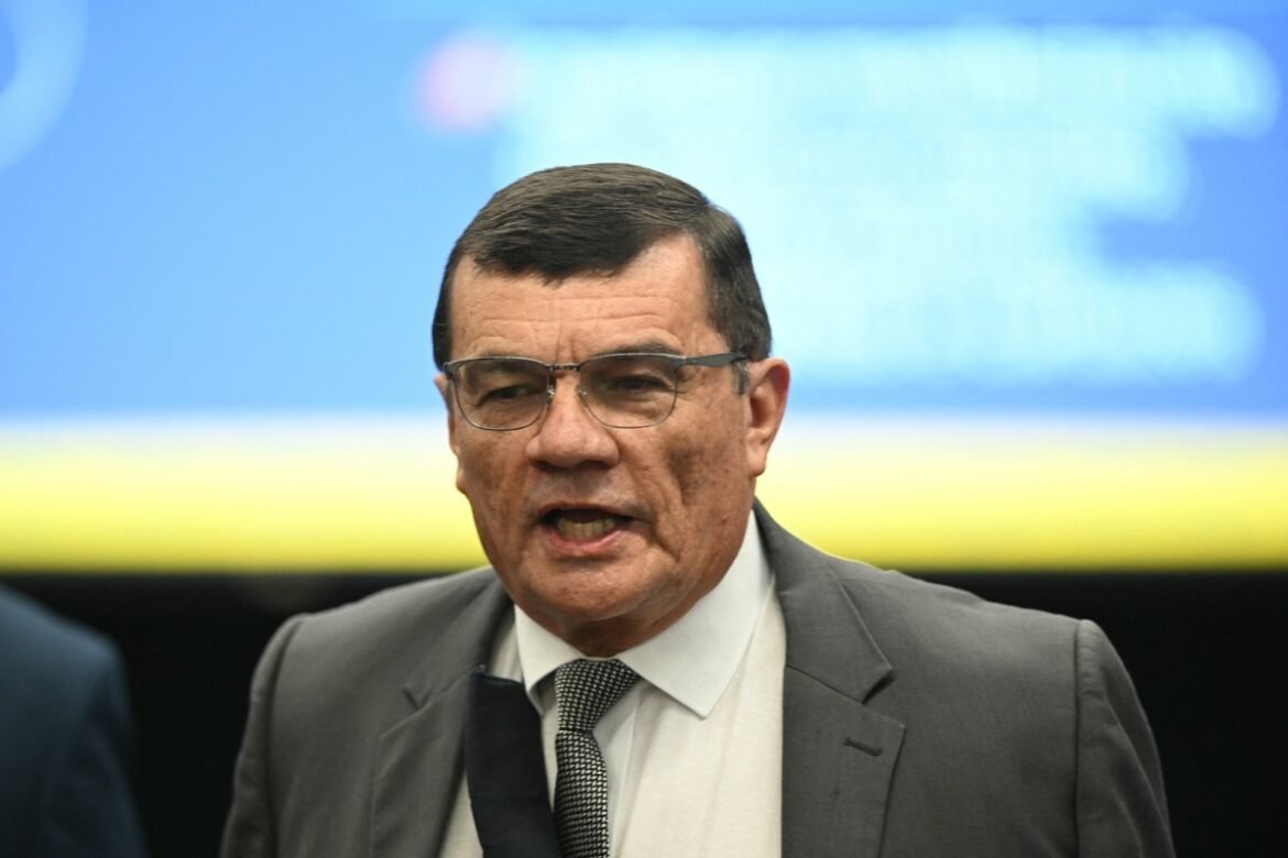 moraes-autoriza-general-paulo-sergio-nogueira-a-trabalhar,-ler-e-fazer-cursos-para-reduzir-pena-da-trama-golpista