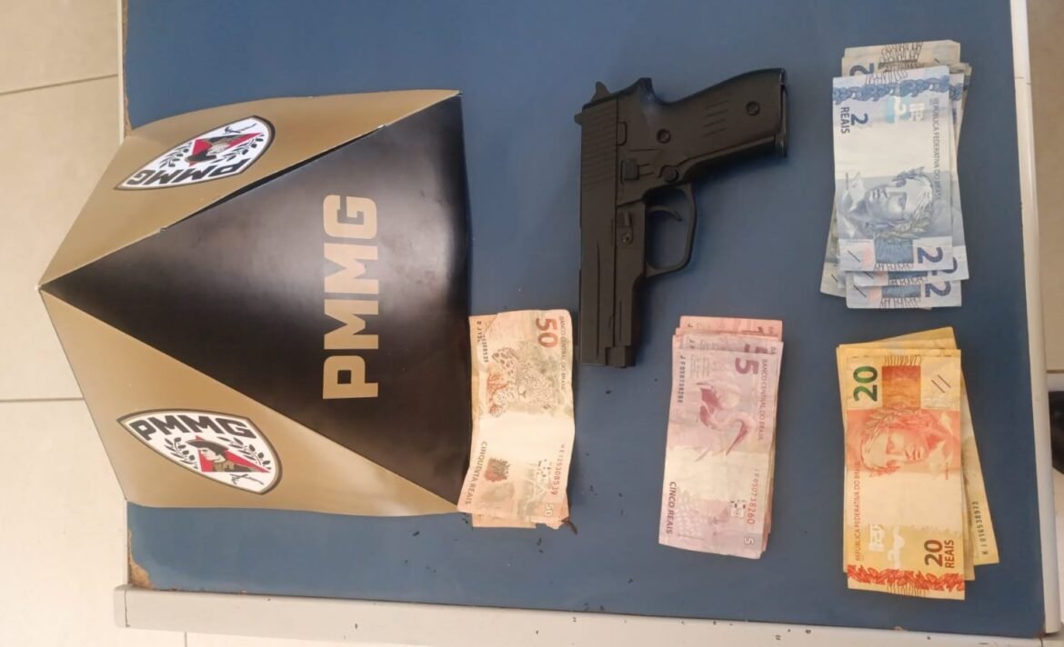 homem-e-preso-com-replica-de-arma-apos-assaltar-farmacia-em-janauba