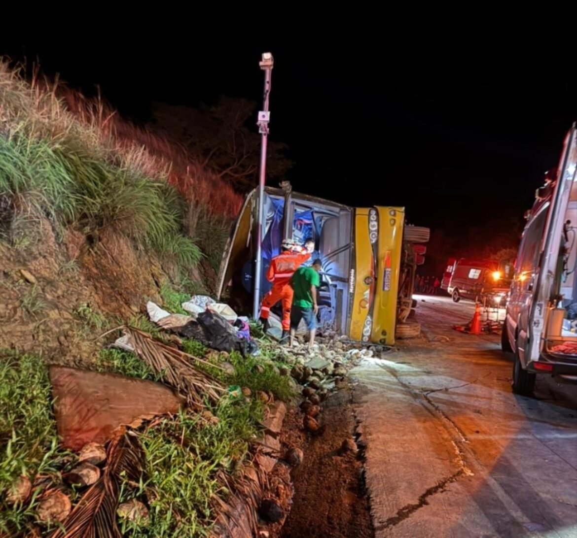 um-bebe-e-quatro-adultos:-corpos-das-vitimas-de-acidente-de-onibus-na-br-251-sao-identificados