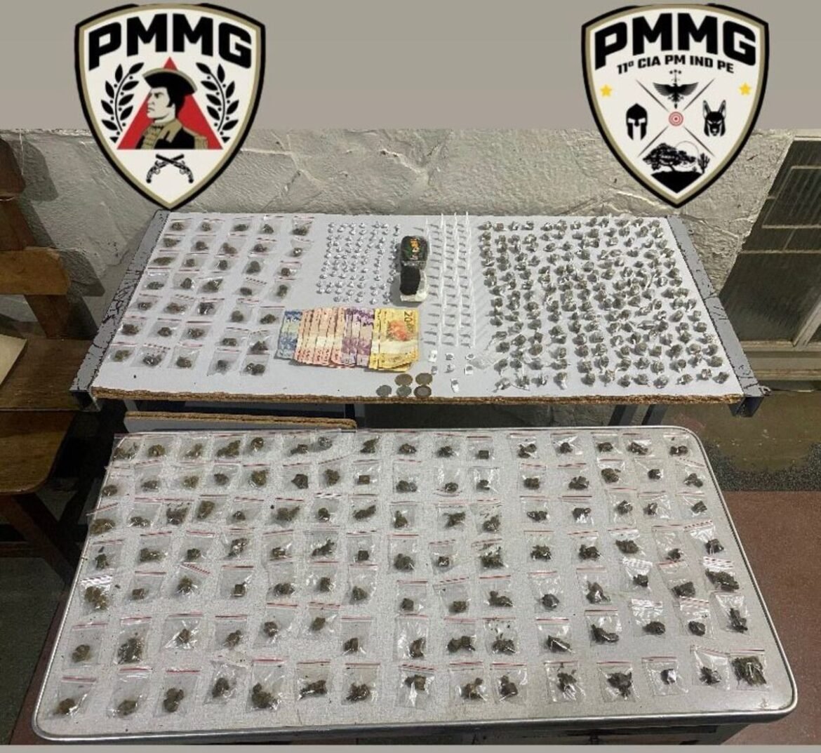 drogas-sao-apreendidas-em-lancheira-infantil-que-estava-com-homem-escondido-no-vao-de-portao