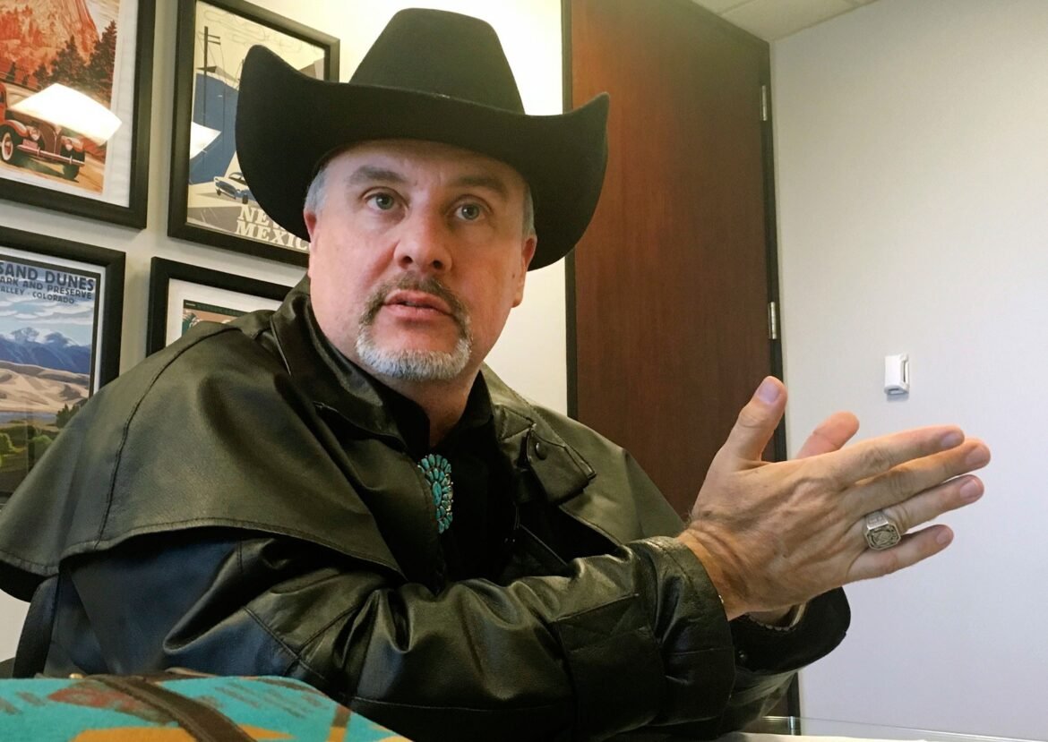 burocratas-atrasam-pedido-de-licenca-de-casamento-nos-eua-por-achar-que-o-novo-mexico-e-um-pais