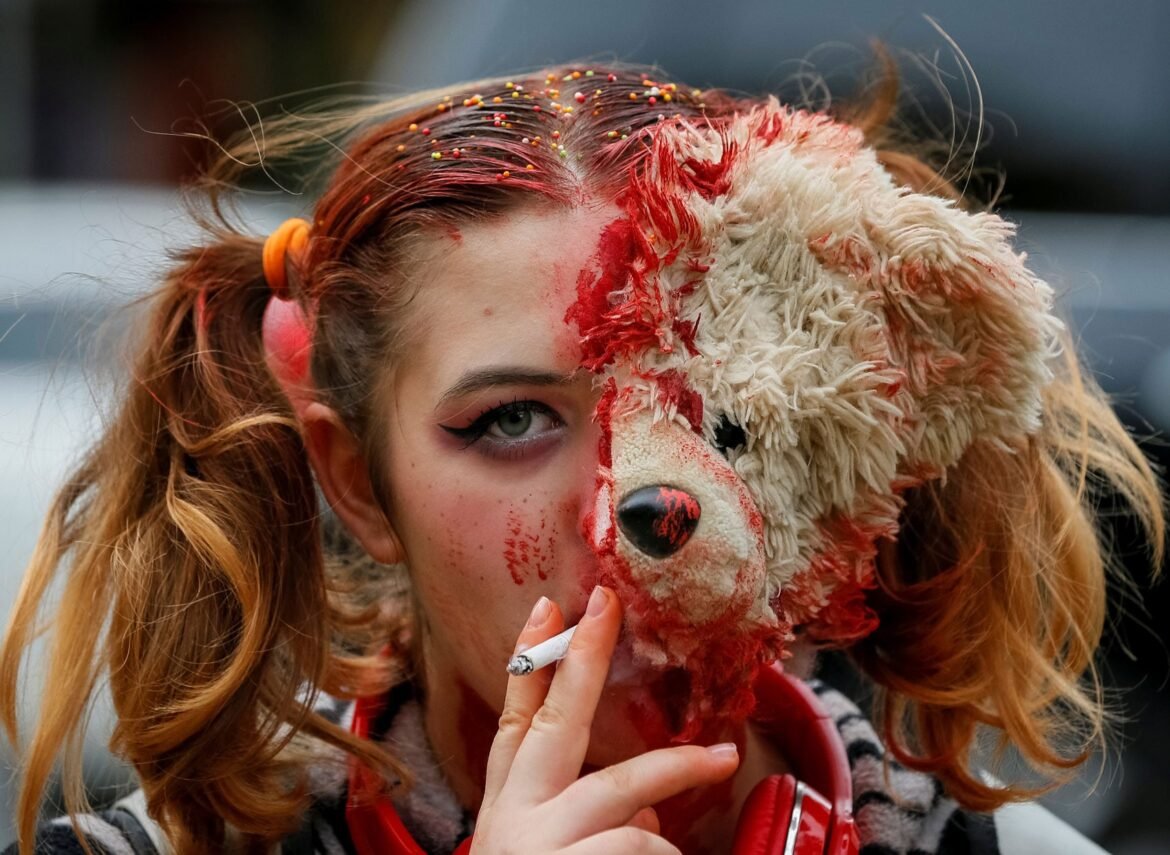 ucrania-faz-parada-zumbi