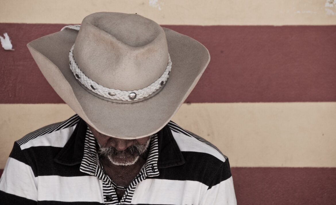 uso-de-chapeu-no-campo-nao-foi-proibido;-veja-o-que-diz-a-lei-|-g1