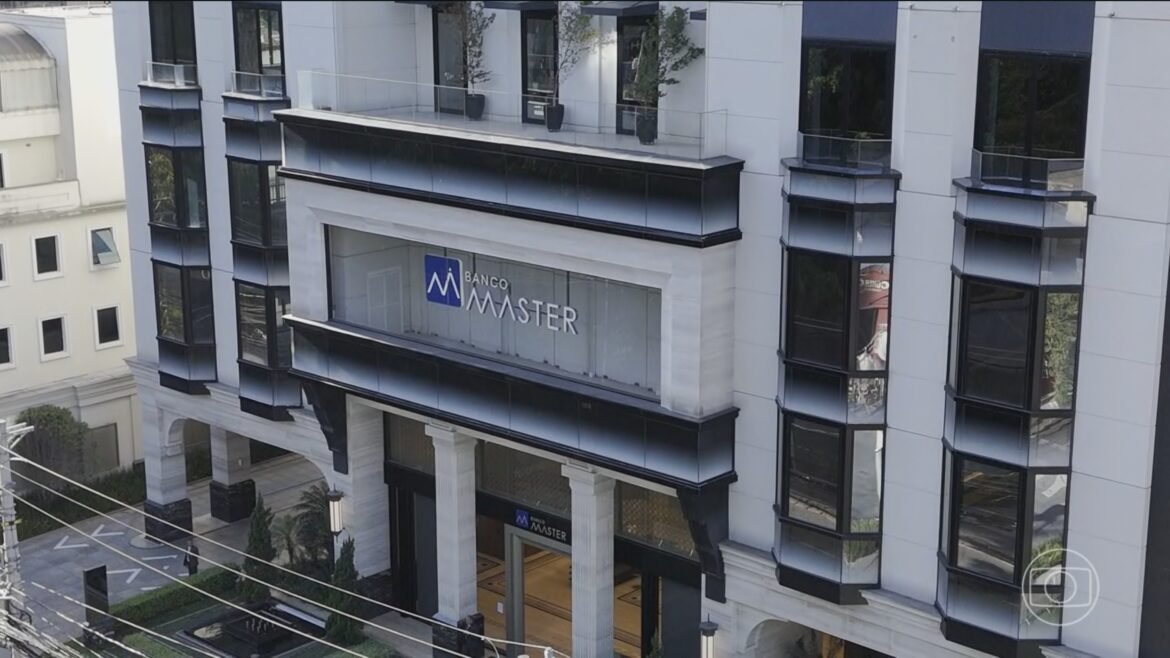 pf-abre-inquerito-para-investigar-o-fictor,-grupo-que-fez-proposta-para-comprar-o-banco-master