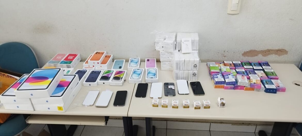 ampolas-de-tirzepatida-e-cigarros-eletronicos-sao-encontrados-em-refrigerador-de-onibus-na-mg-122