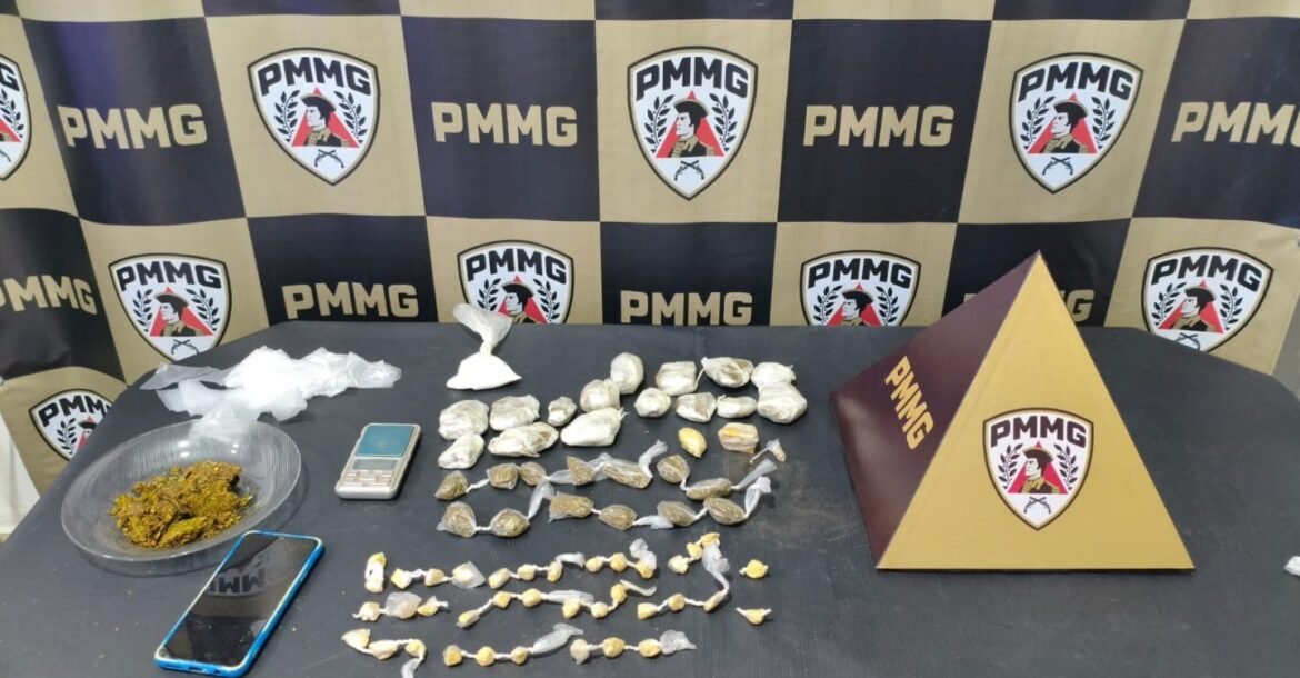 homem-cai-de-barranco-de-7-m-e-pula-em-lagoa-apos-ser-flagrado-embalando-drogas-em-mata