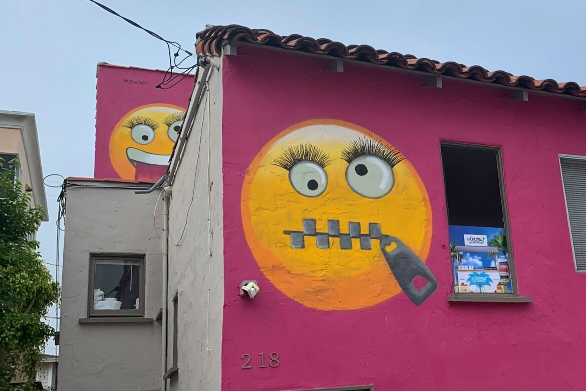 casa-com-pintura-de-emojis-provoca-polemica-na-california