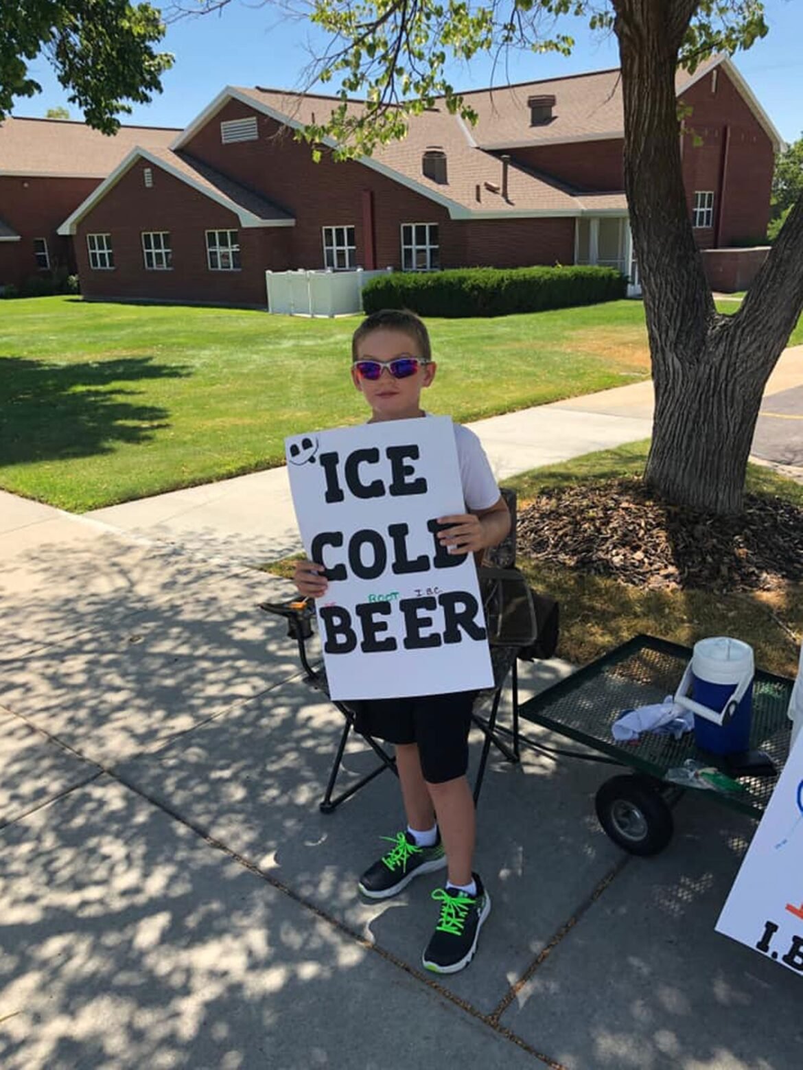 estrategia-de-marketing-de-garoto-que-vendia-refresco-‘engana’-policia-nos-eua