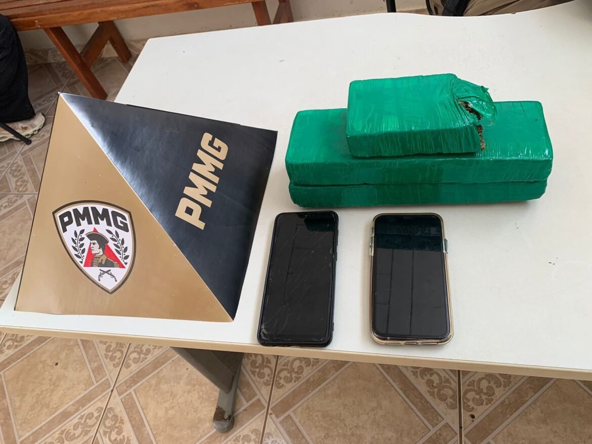 homem-e-preso-com-tabletes-de-maconha-ao-desembarcar-de-onibus-em-turmalina