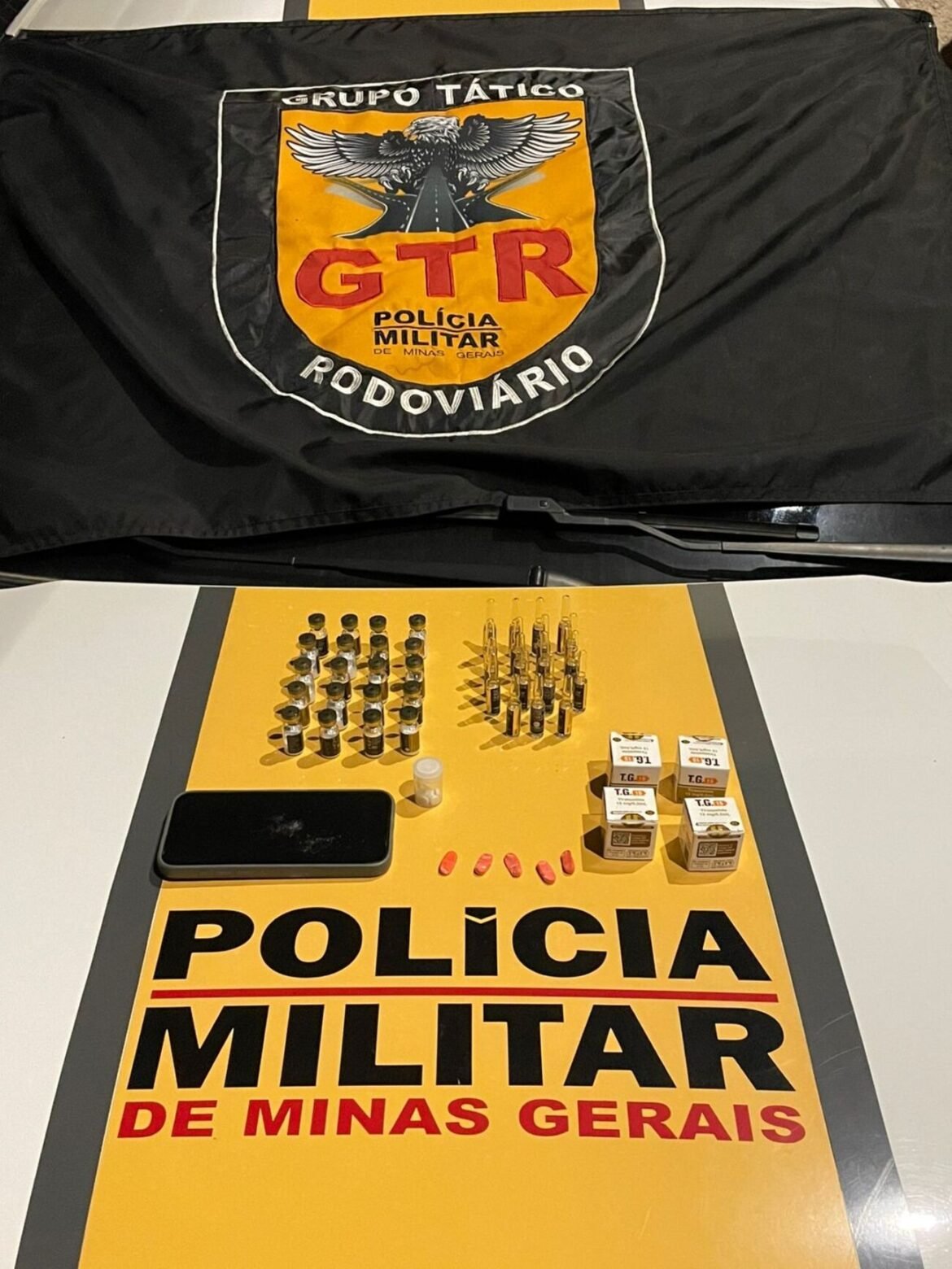 canetas-emagrecedoras-e-drogas-sao-apreendidas-na-lmg-653-em-onibus-que-ia-de-sc-para-ba