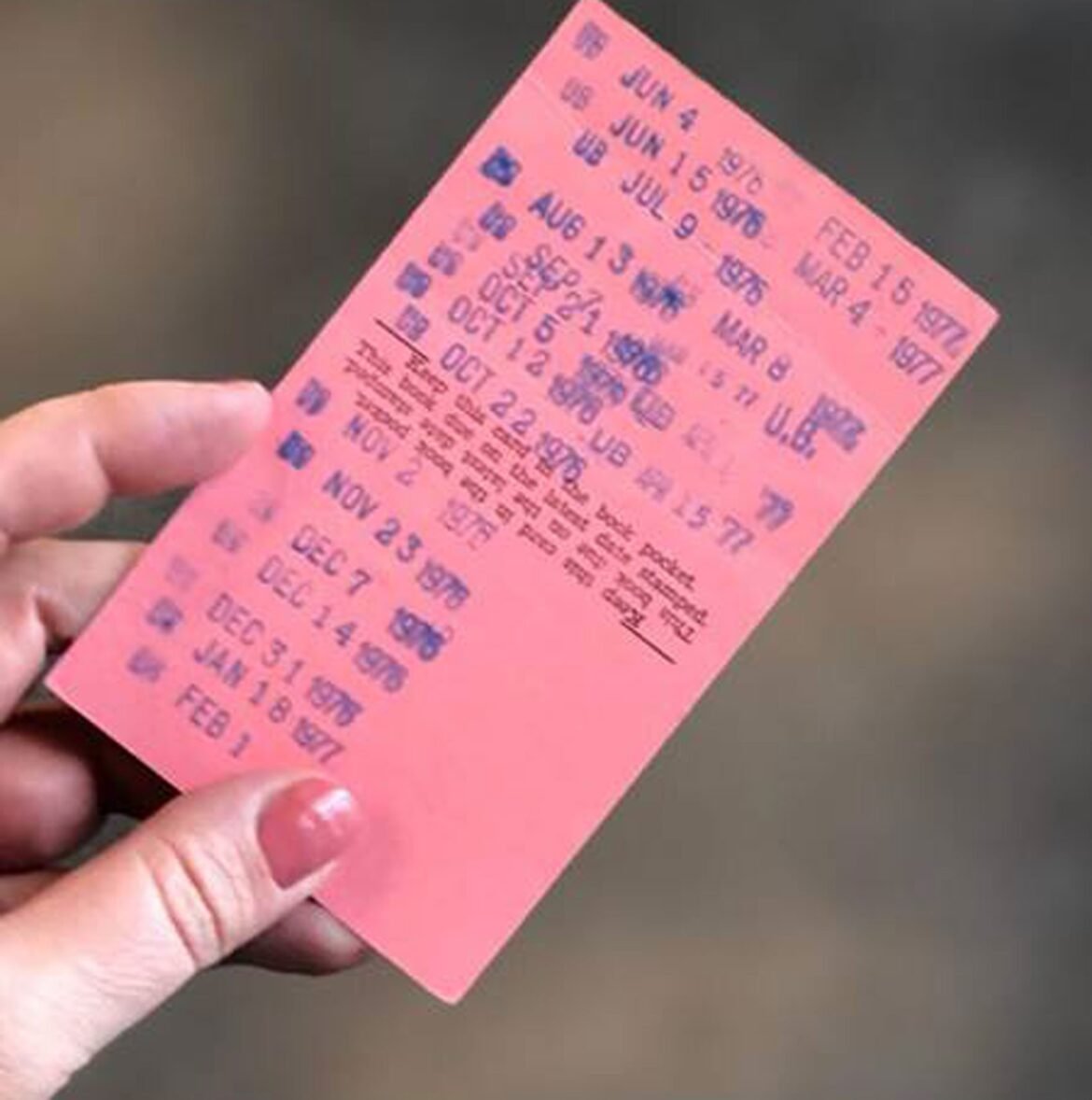 livro-e-devolvido-com-42-anos-de-atraso-em-biblioteca-no-canada