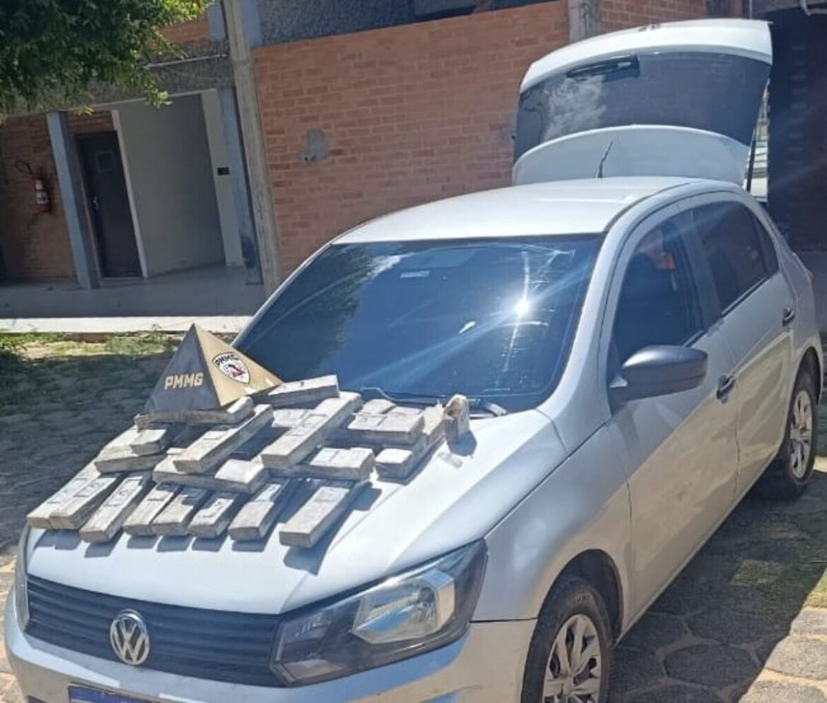 motorista-de-aplicativo-e-preso-com-cerca-de-30-quilos-de-maconha-no-porta-malas-de-carro-em-januaria