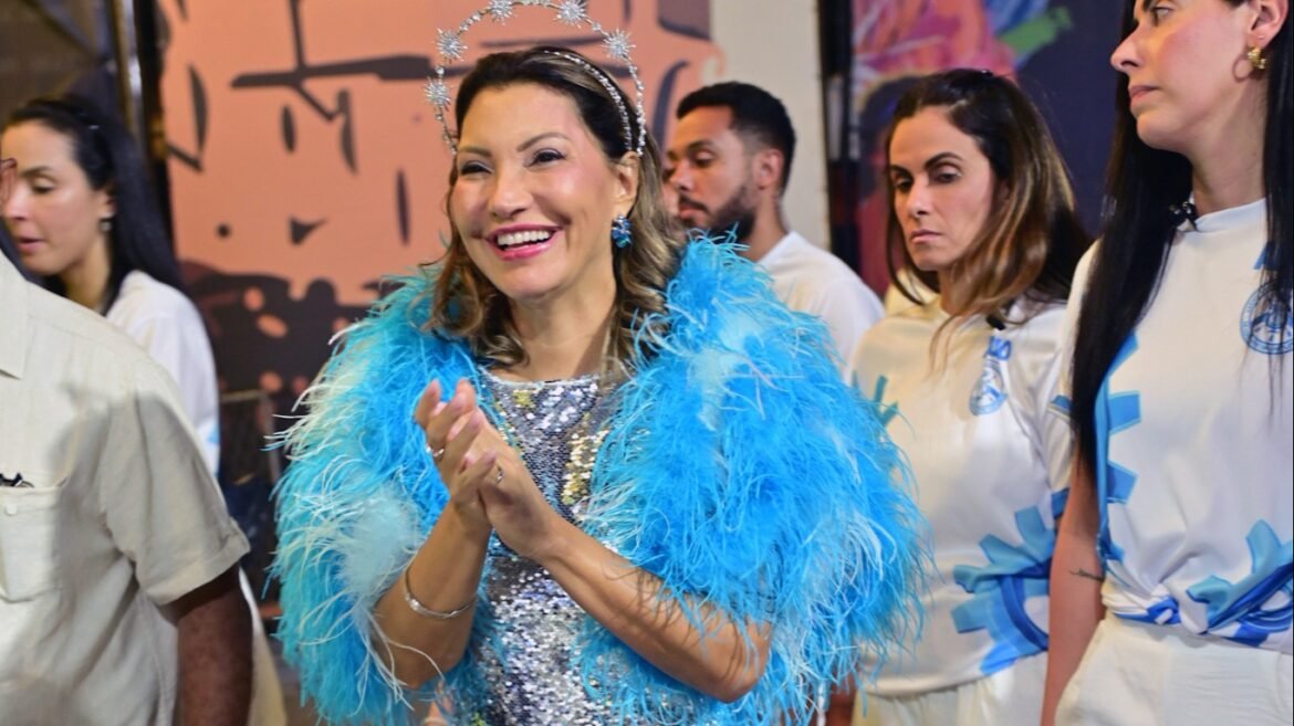 janja-diz-que-desistiu-de-desfilar-na-sapucai-para-evitar-‘perseguicao’-a-lula-e-a-escola-de-samba