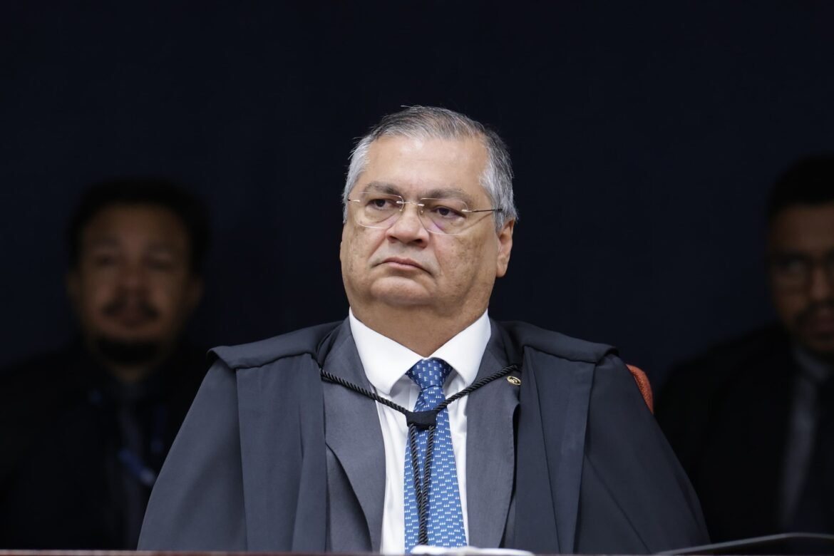 dino-reforca-decisao-e-proibe-novas-leis-para-garantir-pagamento-de-‘penduricalhos’-fora-do-teto