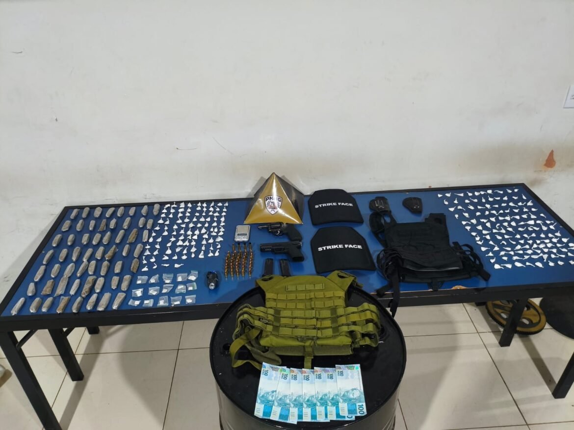 mulher-se-identifica-como-garota-de-programa-e-diz-que-usava-casa-onde-pm-apreendeu-arma-e-drogas-para-dormir-em-montes-claros