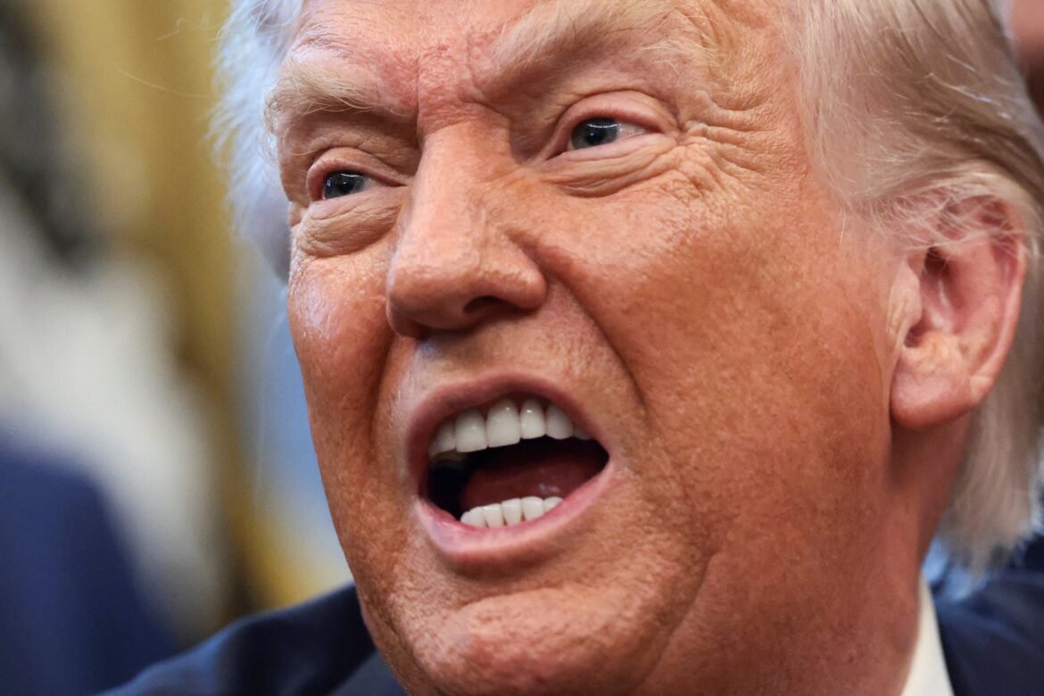 eua-encerram-parte-do-tarifaco,-e-trump-assina-taxacao-global-de-10%-|-g1