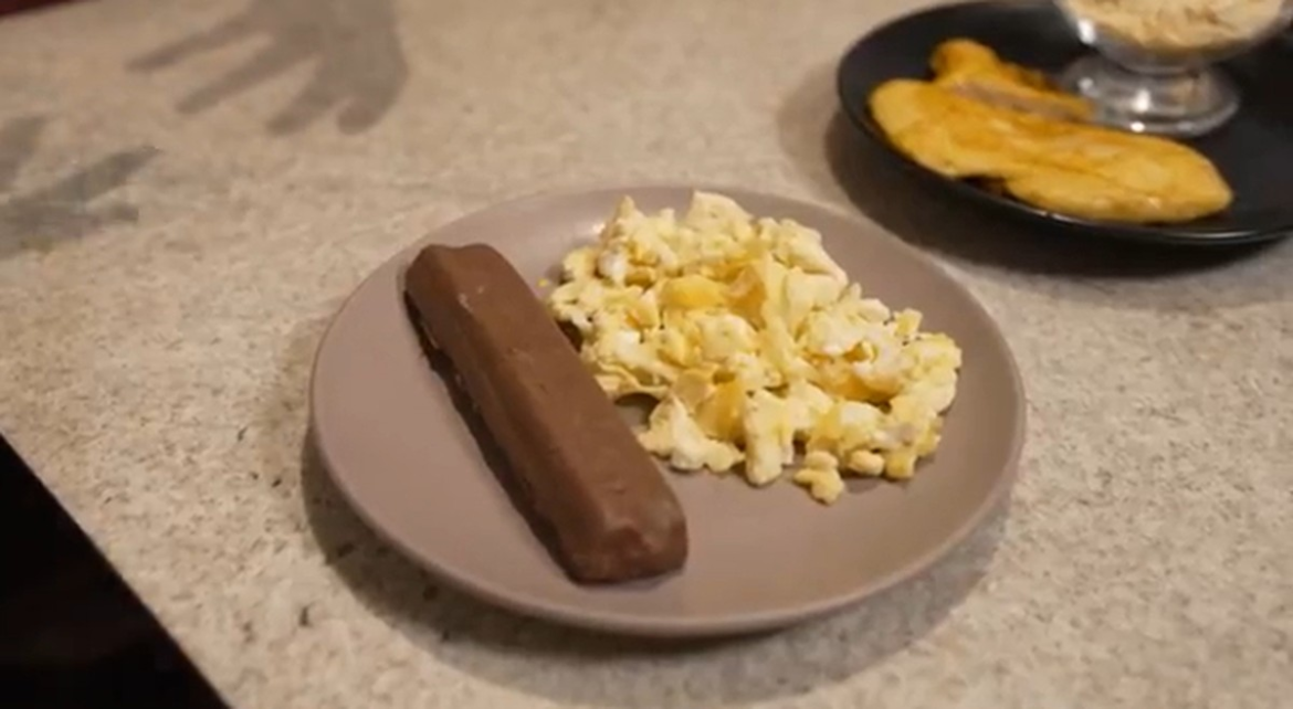 ovos-ou-barrinhas-de-cereais?-frango-ou-whey?-nutricionista-compara-proteinas-de-alimentos-e-suplementos