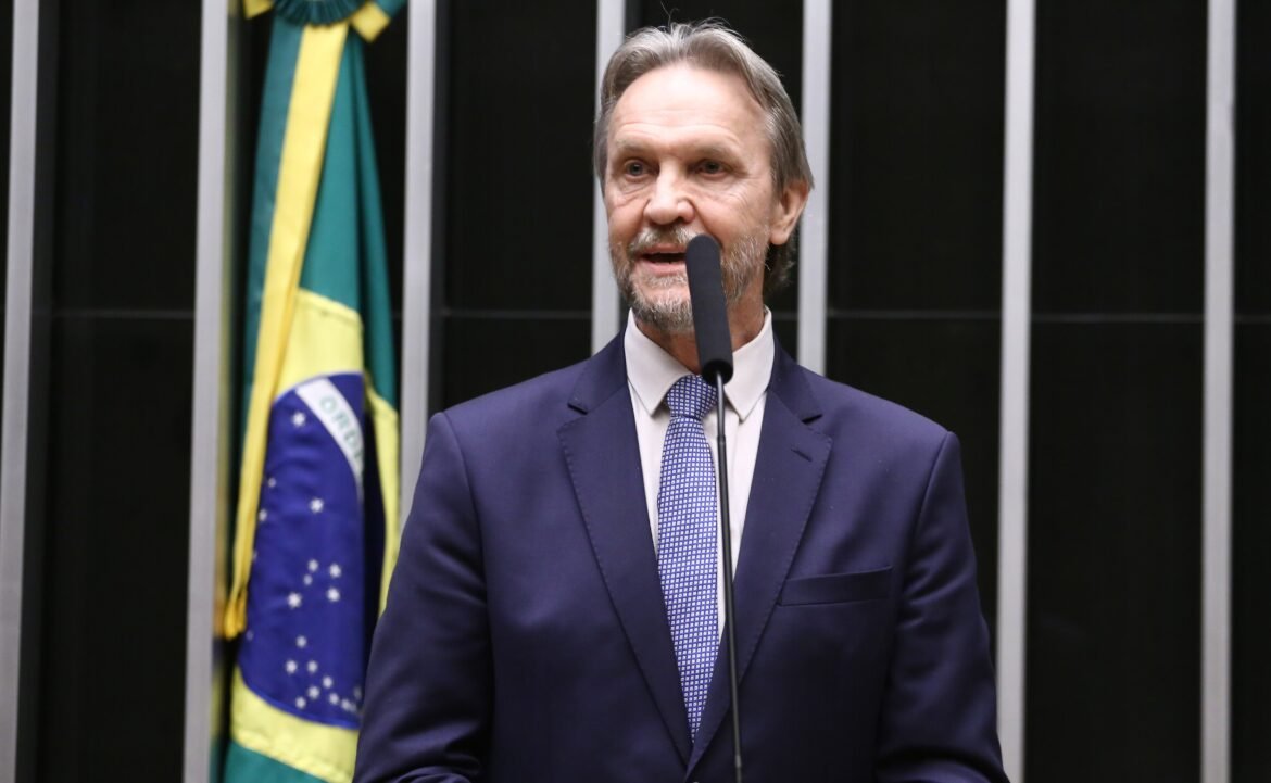lider-do-pt-na-camara-admite-nao-poder-barrar-reducao-da-maioridade-penal-e-cobra-adiamento:-‘populismo-votar-em-ano-eleitoral’