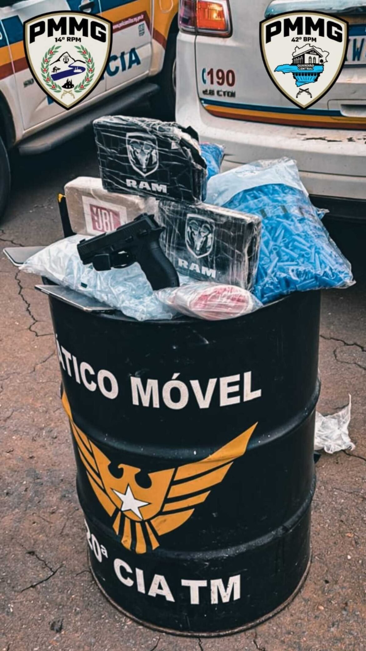 passageiro-de-onibus-que-saiu-de-sp-e-preso-com-drogas-e-armas-em-mala-ao-chegar-em-curvelo