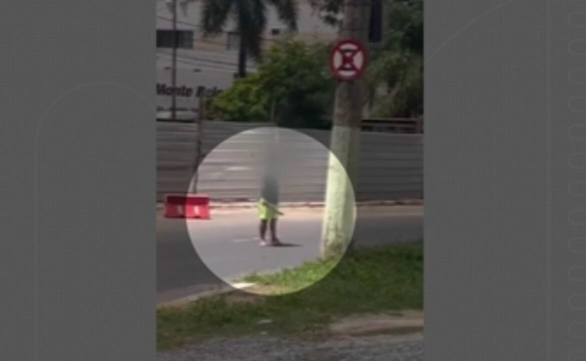 video:-motorista-de-van-escolar-e-flagrado-com-facao-na-mao-em-avenida-movimentada-de-montes-claros